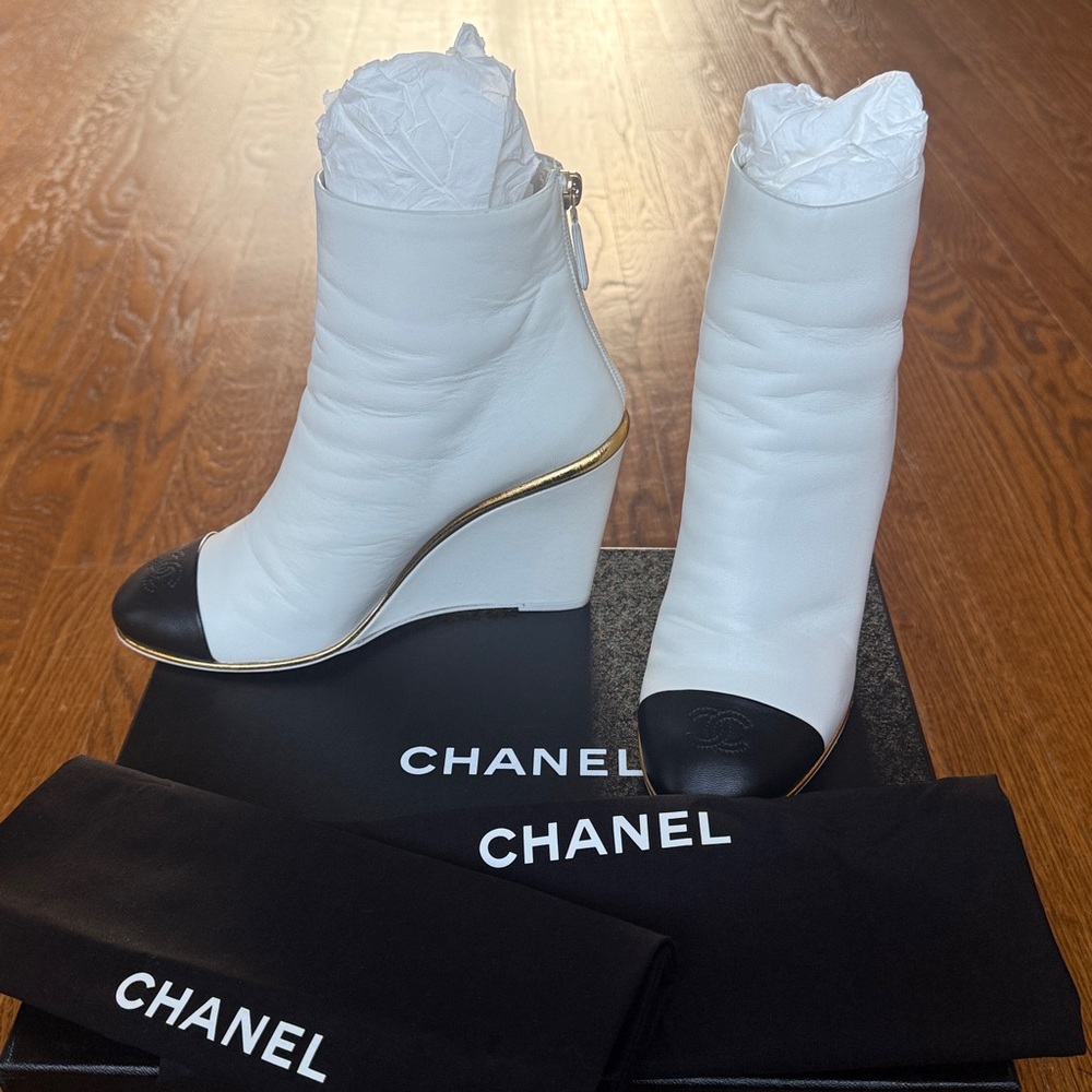LIKE NEW! CHANEL White Short Boots